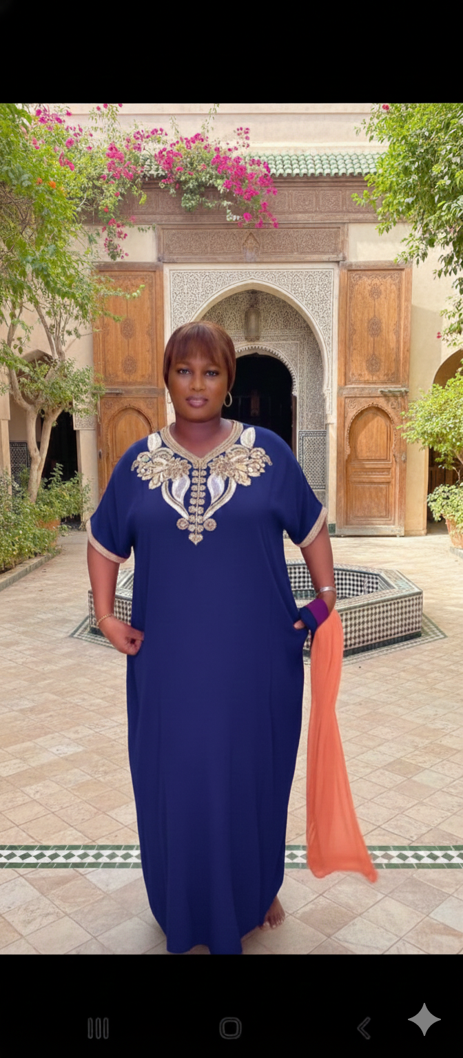 Grand Boubou/Kaftan Traditionnel Rose Saumon Brodé "Palais" – Image 3